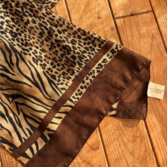 Animal Print Scarf - Picture 4 of 6